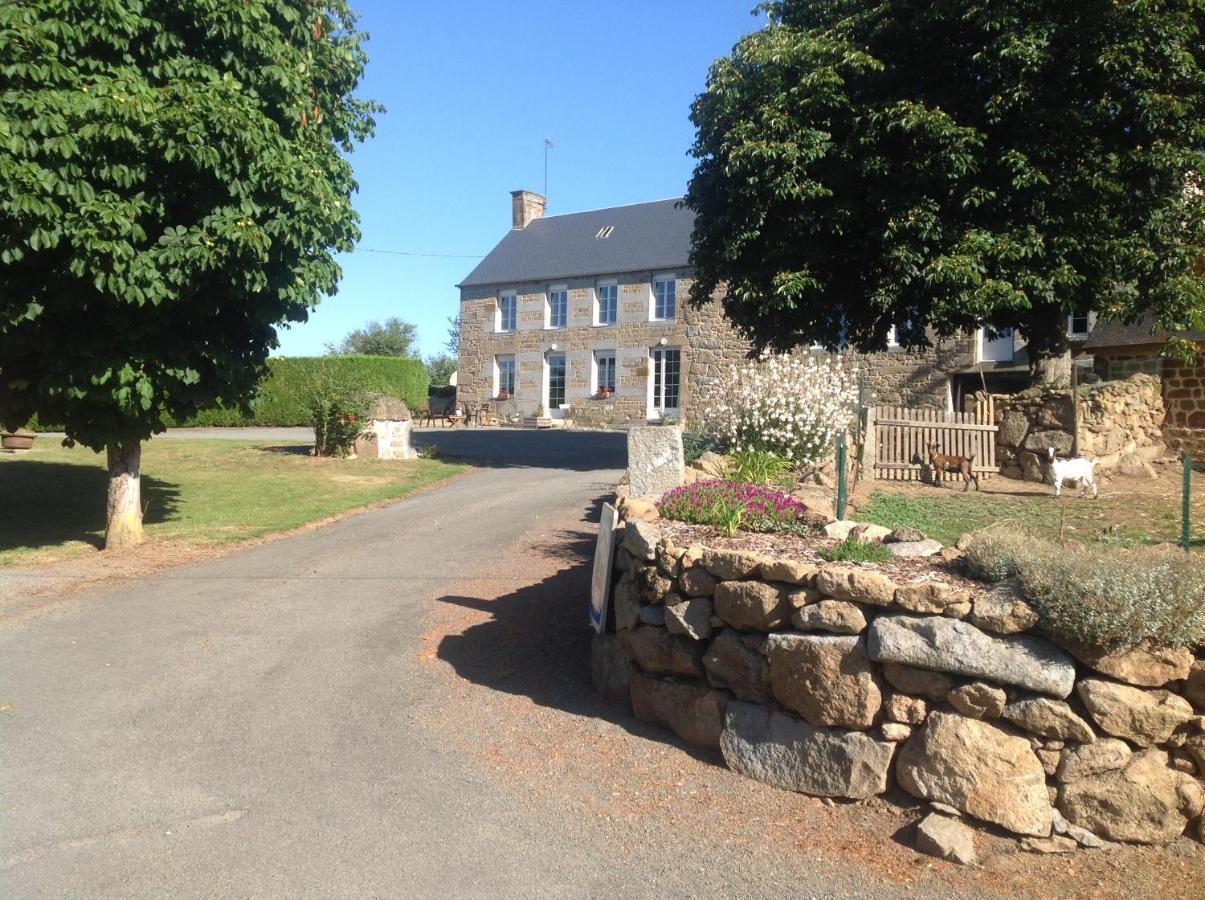 Les Rocailles Hotel La Foret-Auvray Bagian luar foto