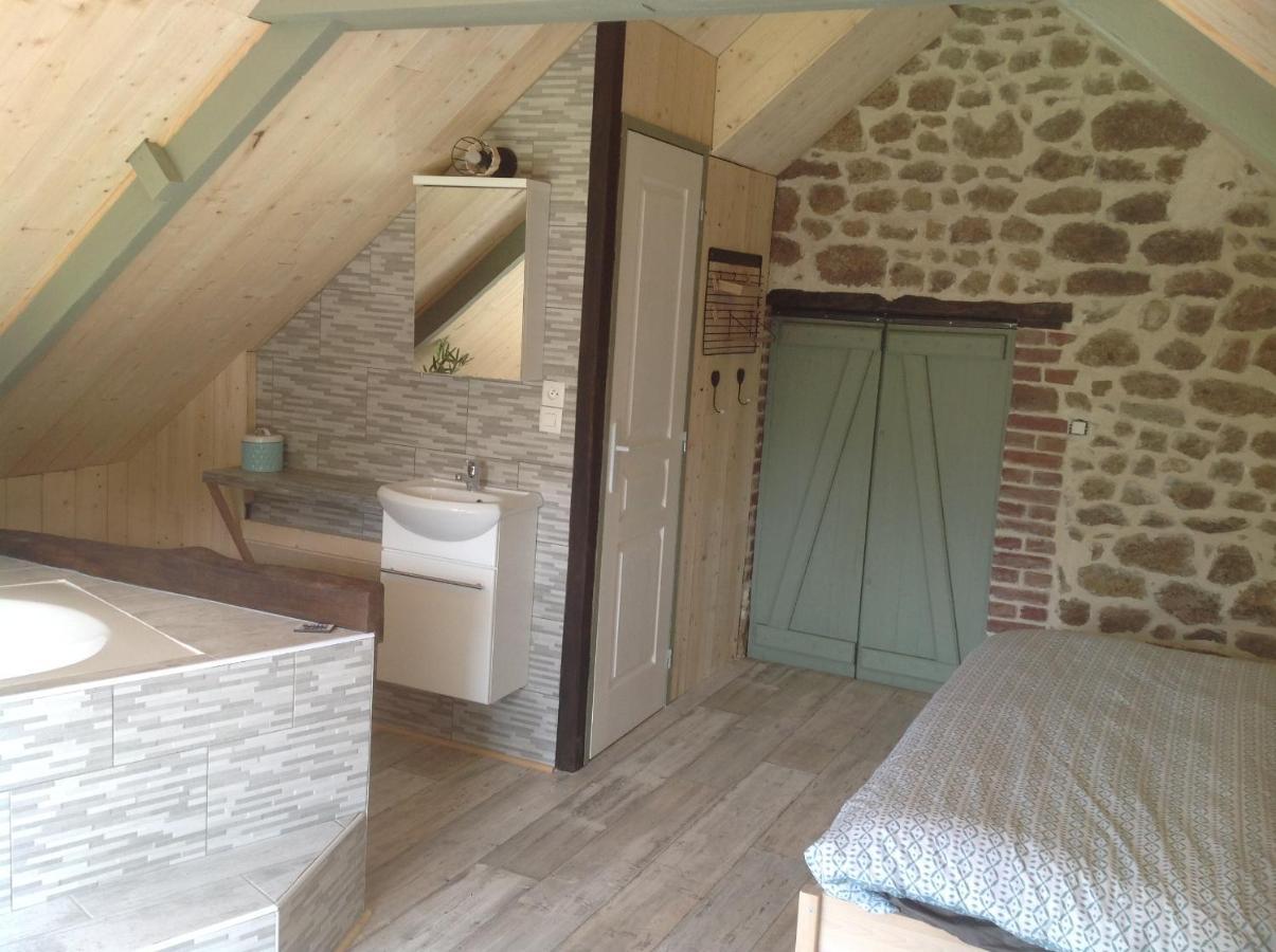 Les Rocailles Hotel La Foret-Auvray Bagian luar foto