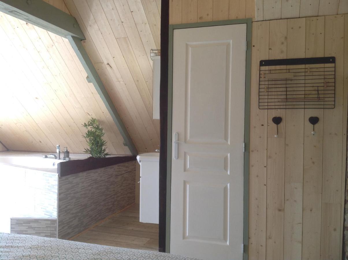 Les Rocailles Hotel La Foret-Auvray Bagian luar foto