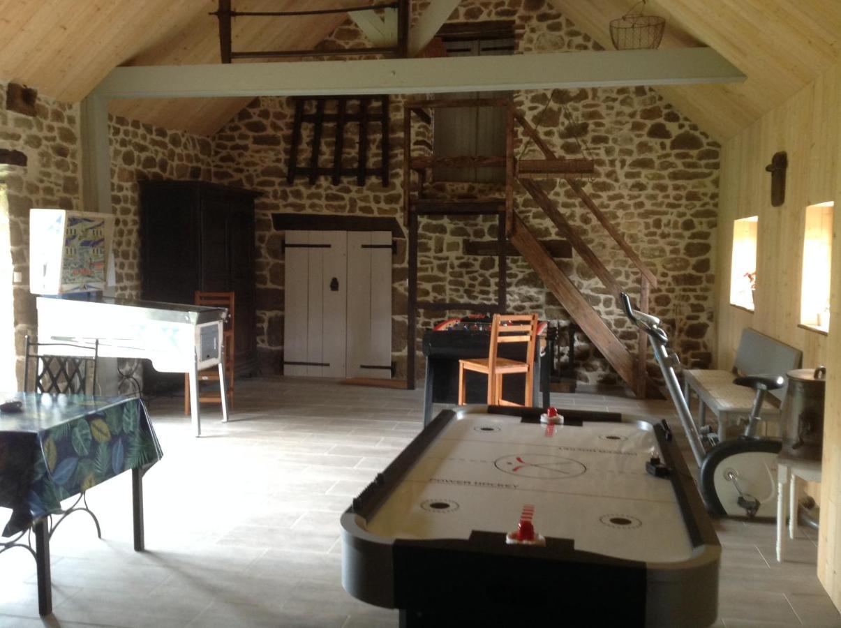 Les Rocailles Hotel La Foret-Auvray Bagian luar foto