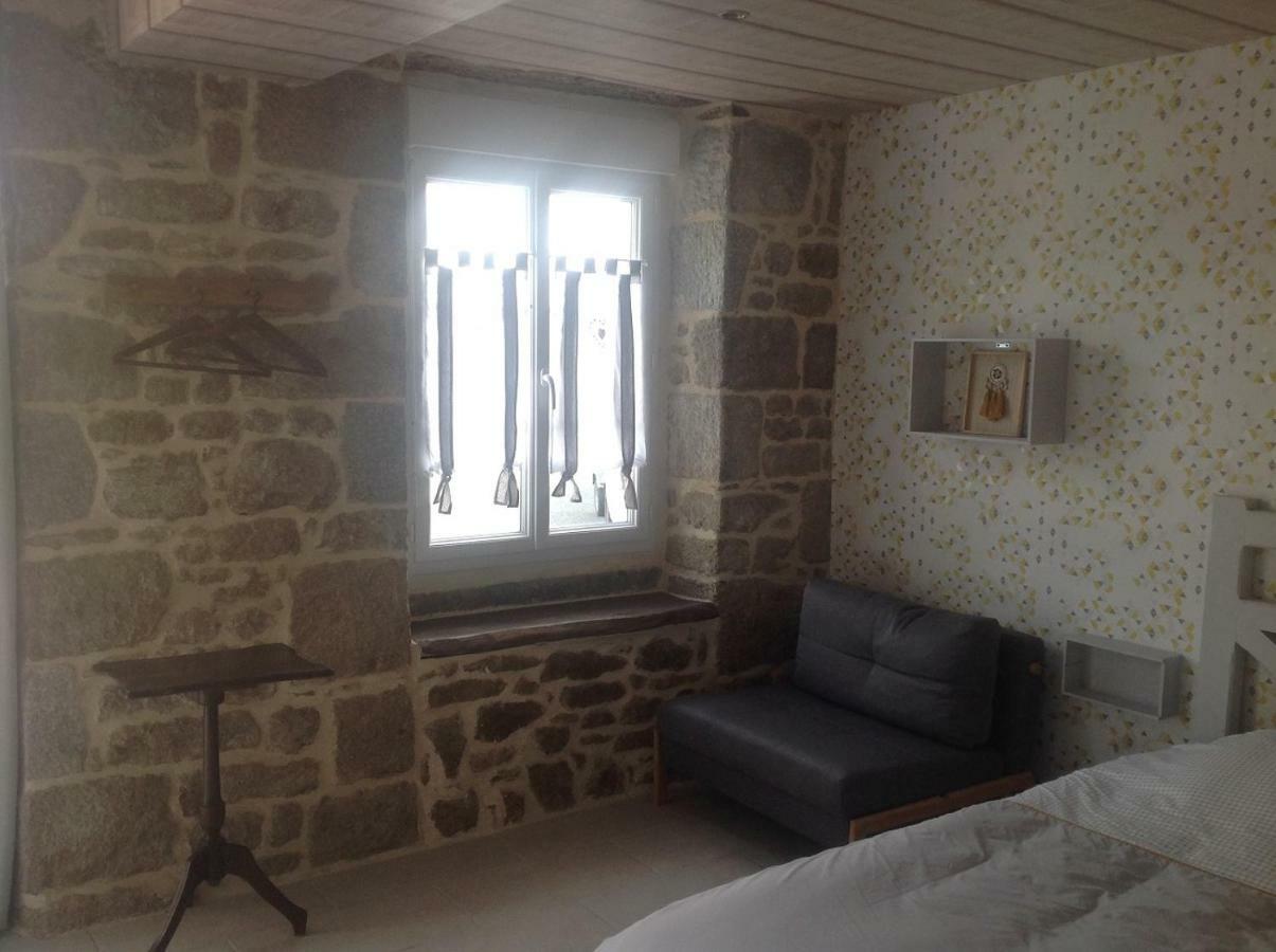 Les Rocailles Hotel La Foret-Auvray Bagian luar foto