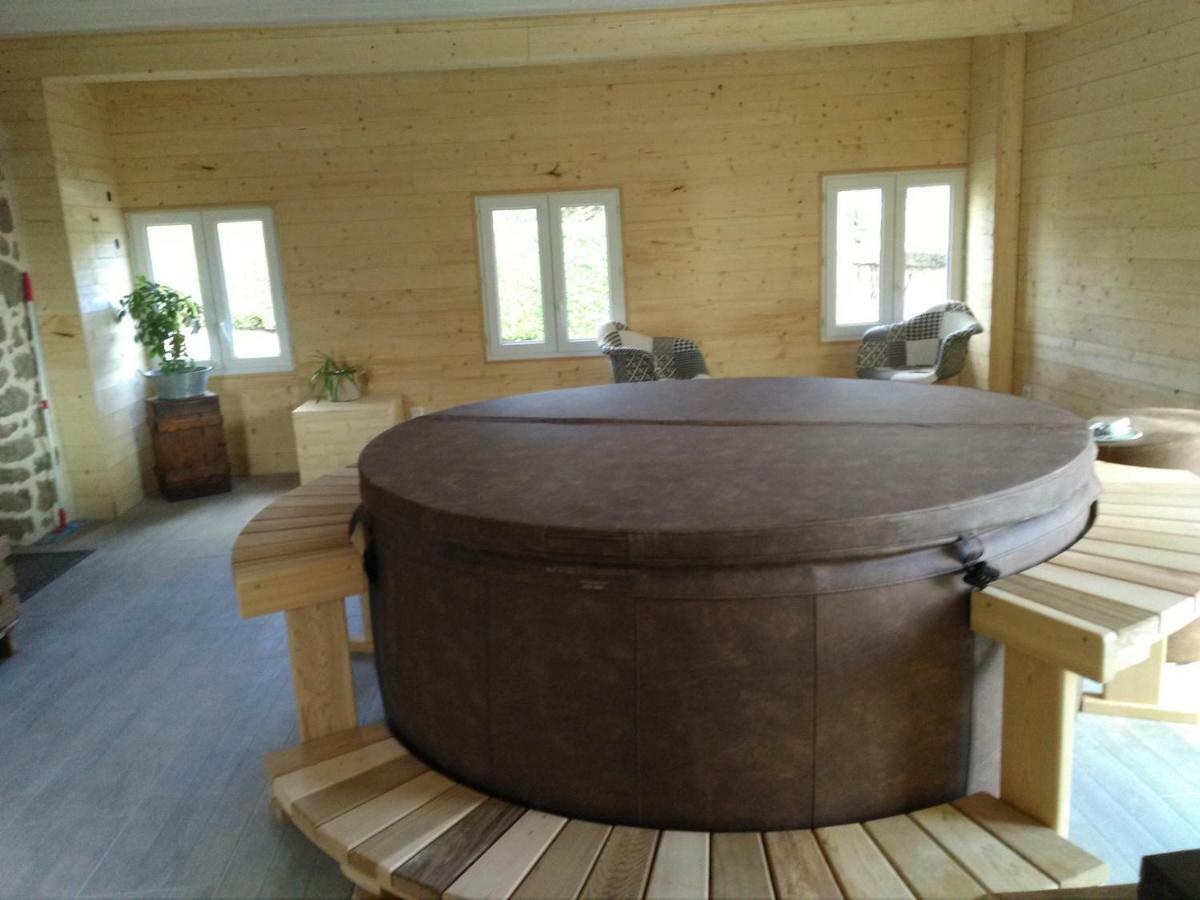 Les Rocailles Hotel La Foret-Auvray Bagian luar foto