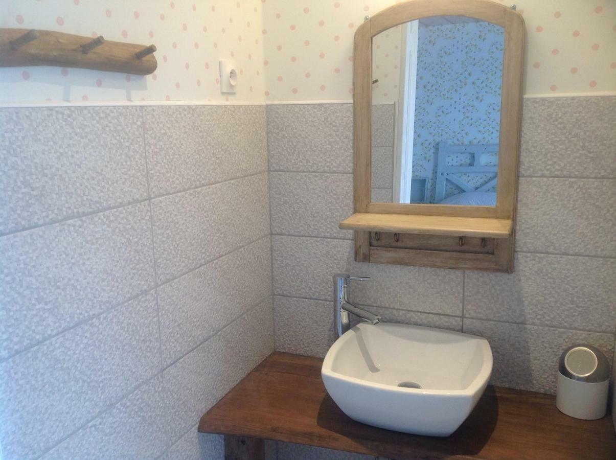 Les Rocailles Hotel La Foret-Auvray Bagian luar foto
