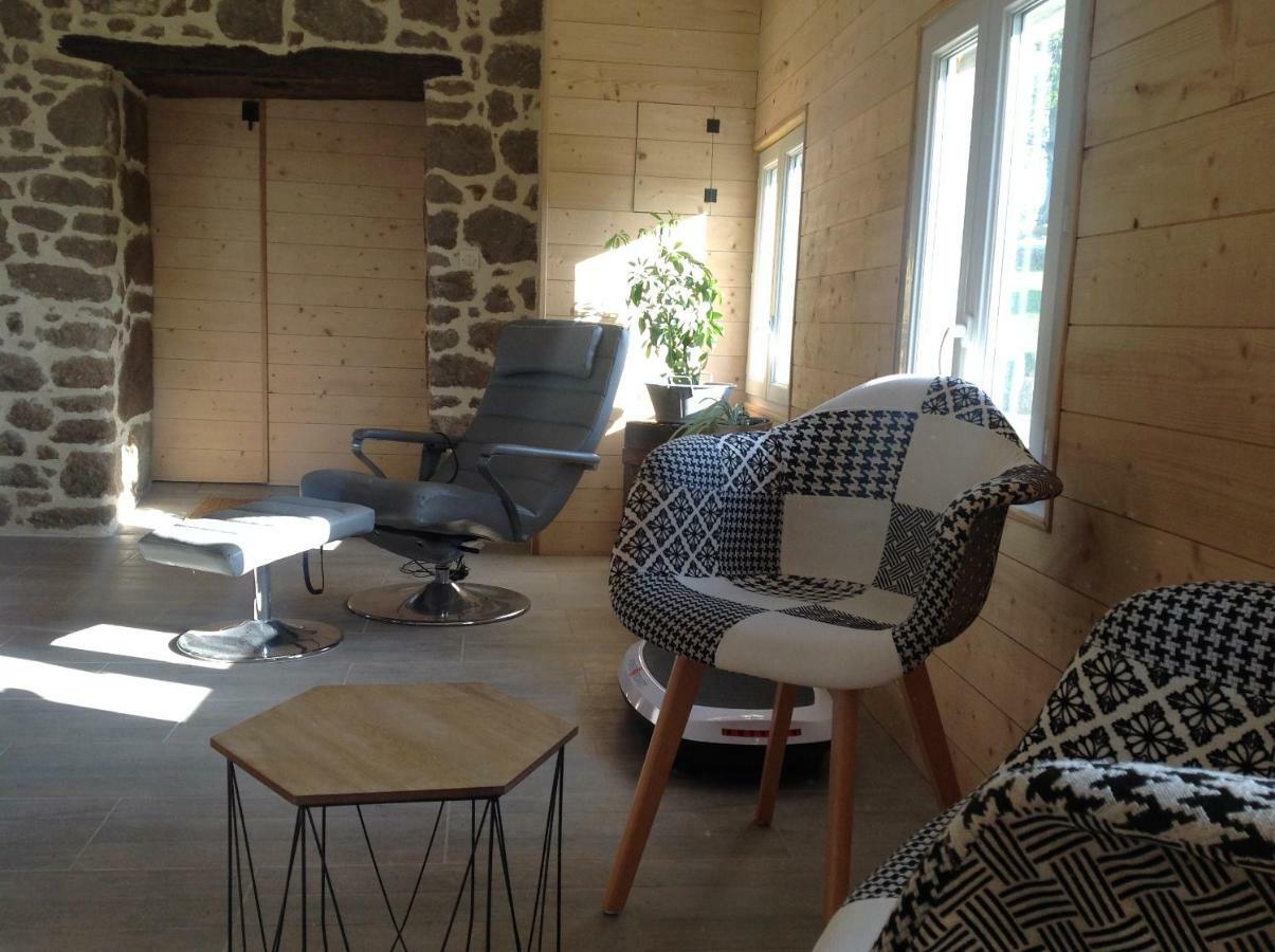 Les Rocailles Hotel La Foret-Auvray Bagian luar foto