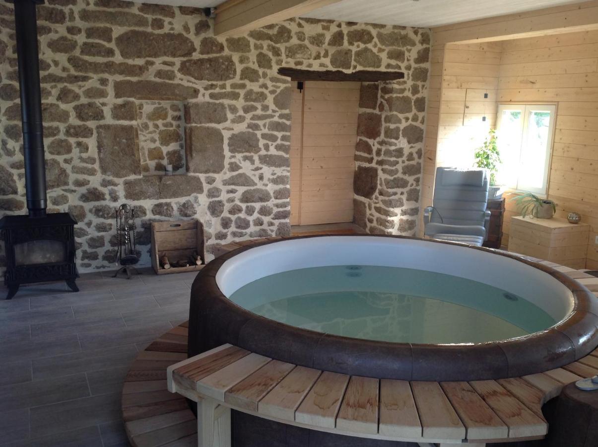 Les Rocailles Hotel La Foret-Auvray Bagian luar foto
