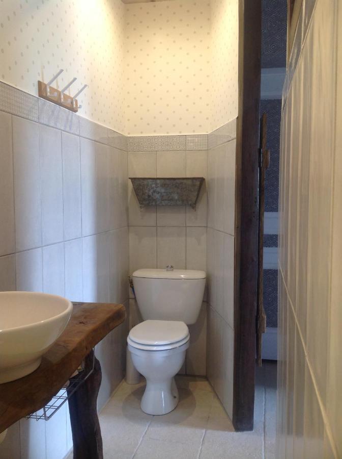 Les Rocailles Hotel La Foret-Auvray Bagian luar foto