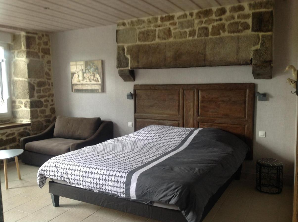 Les Rocailles Hotel La Foret-Auvray Bagian luar foto