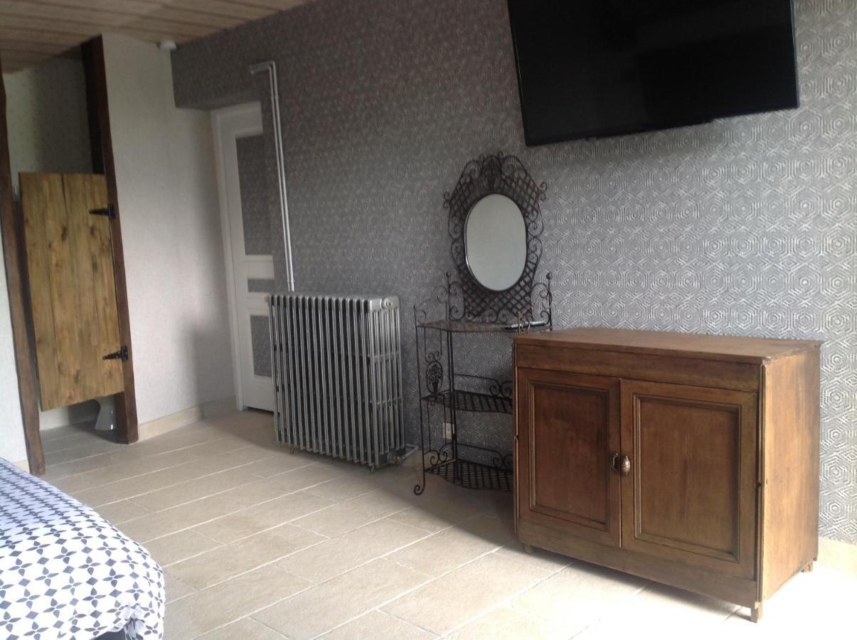 Les Rocailles Hotel La Foret-Auvray Bagian luar foto