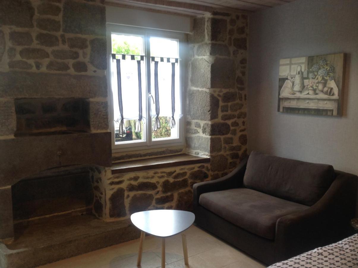 Les Rocailles Hotel La Foret-Auvray Bagian luar foto